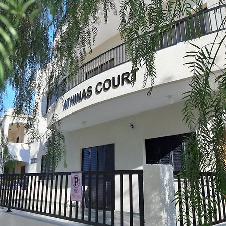 Athinas Court Aparthotel Pafos Exterior foto